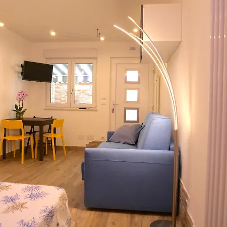 Londonsuite - Nuovissimo Mini Appartamento Grado Exterior photo